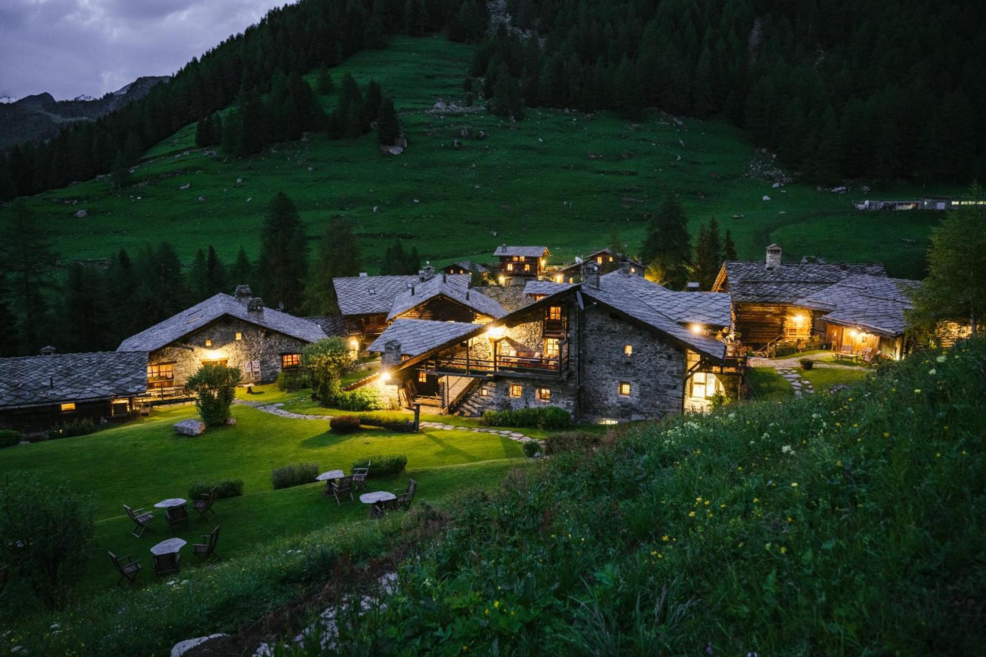 Hotellerie De Mascognaz Champoluc Exterior foto